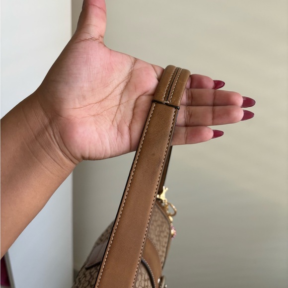 SOLD 🤍🩷 - Picture 8 of 8